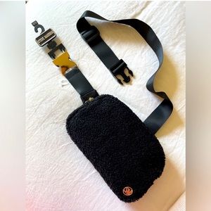 NWT Steve Madden Black Sherpa Belt Bag